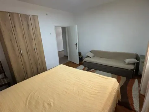 Izdavanje, dvosoban stan, 90m², Dalmatinska ulica, Podgorica - image 9