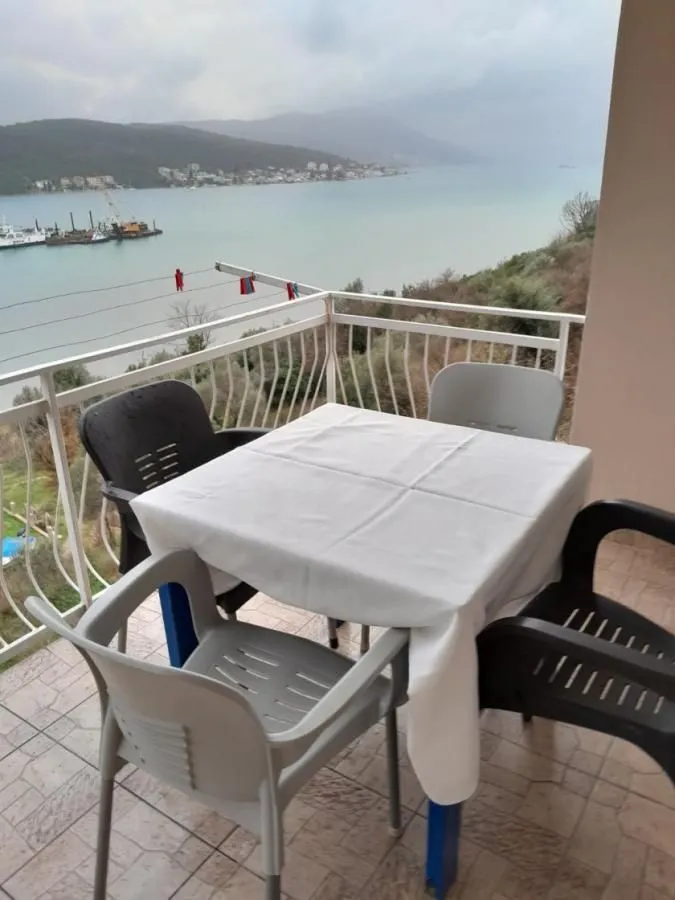 Rent, three bedroom apartment, 120m², Tivat, Crna Gora