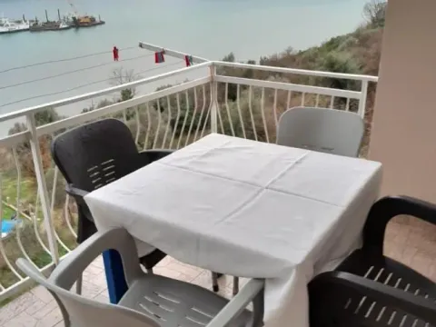 Izdavanje, trosoban stan, 120m², Tivat, Crna Gora - image 9