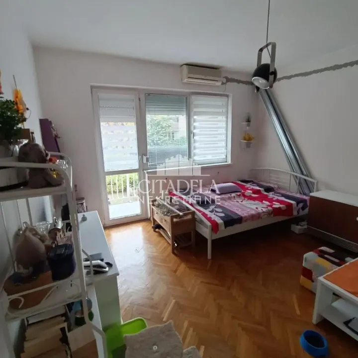 Prodaja, jednosoban stan, 31m², Cerak, Beograd