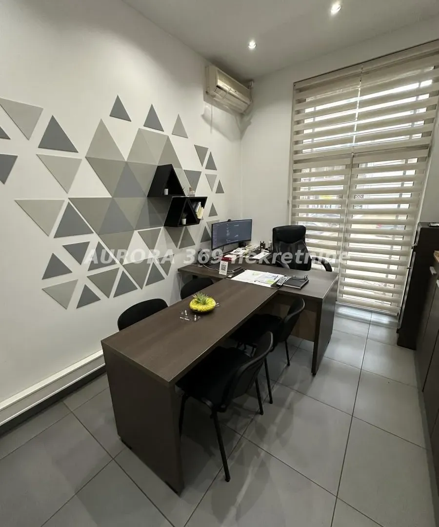 Sale, office space, 274m², Grbavica, Novi Sad Sve Podlokacije