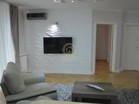 Izdavanje, četvorosoban stan, 130m², Grbavica, Novi Sad Sve Podlokacije - image 6