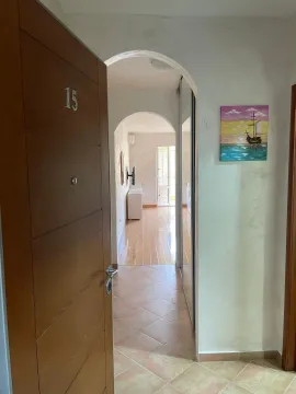 Izdavanje, garsonjera, 46m², Pržno, Budva - image 8