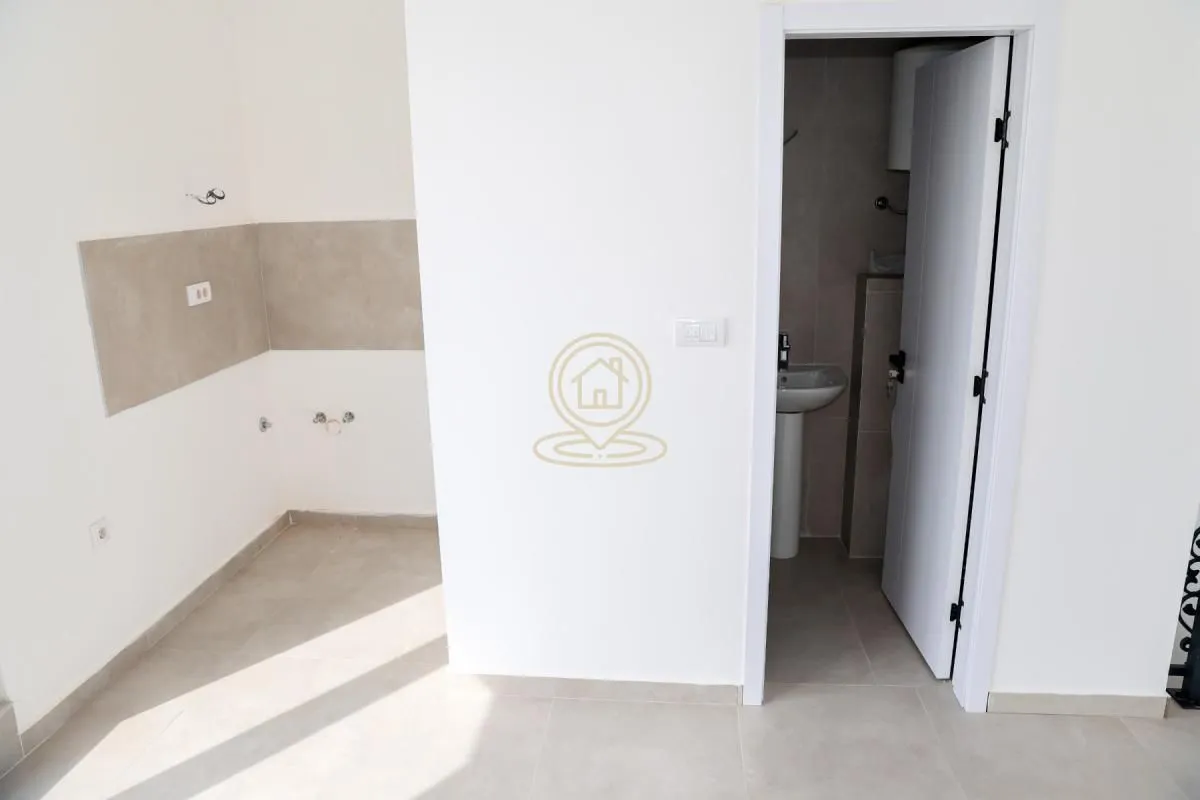 Prodaja, četvorosoban stan, 225m², Sremska Kamenica, Petrovaradin