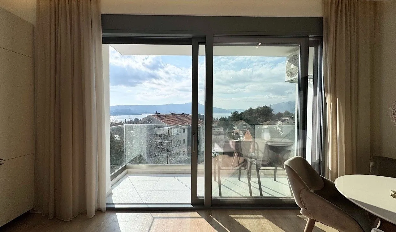 Prodaja, dvosoban stan, 76m², Tivat, Crna Gora