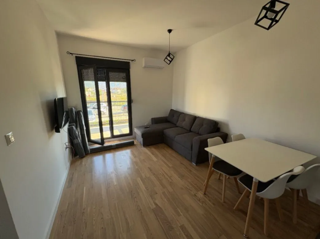 Izdavanje, jednosoban stan, 45m², Gorica C, Podgorica