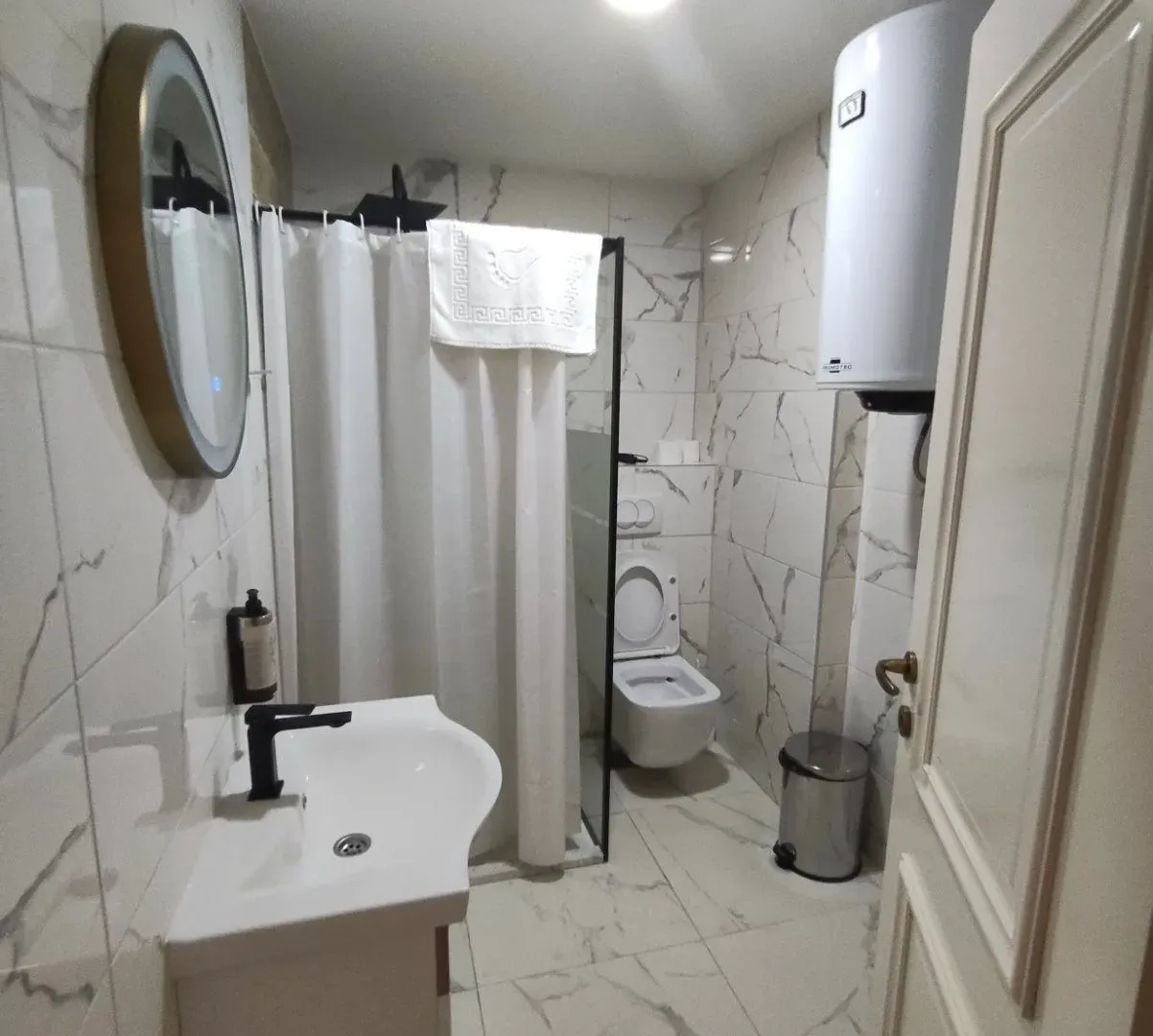 Prodaja, jednosoban stan, 84m², Centar, Loznica