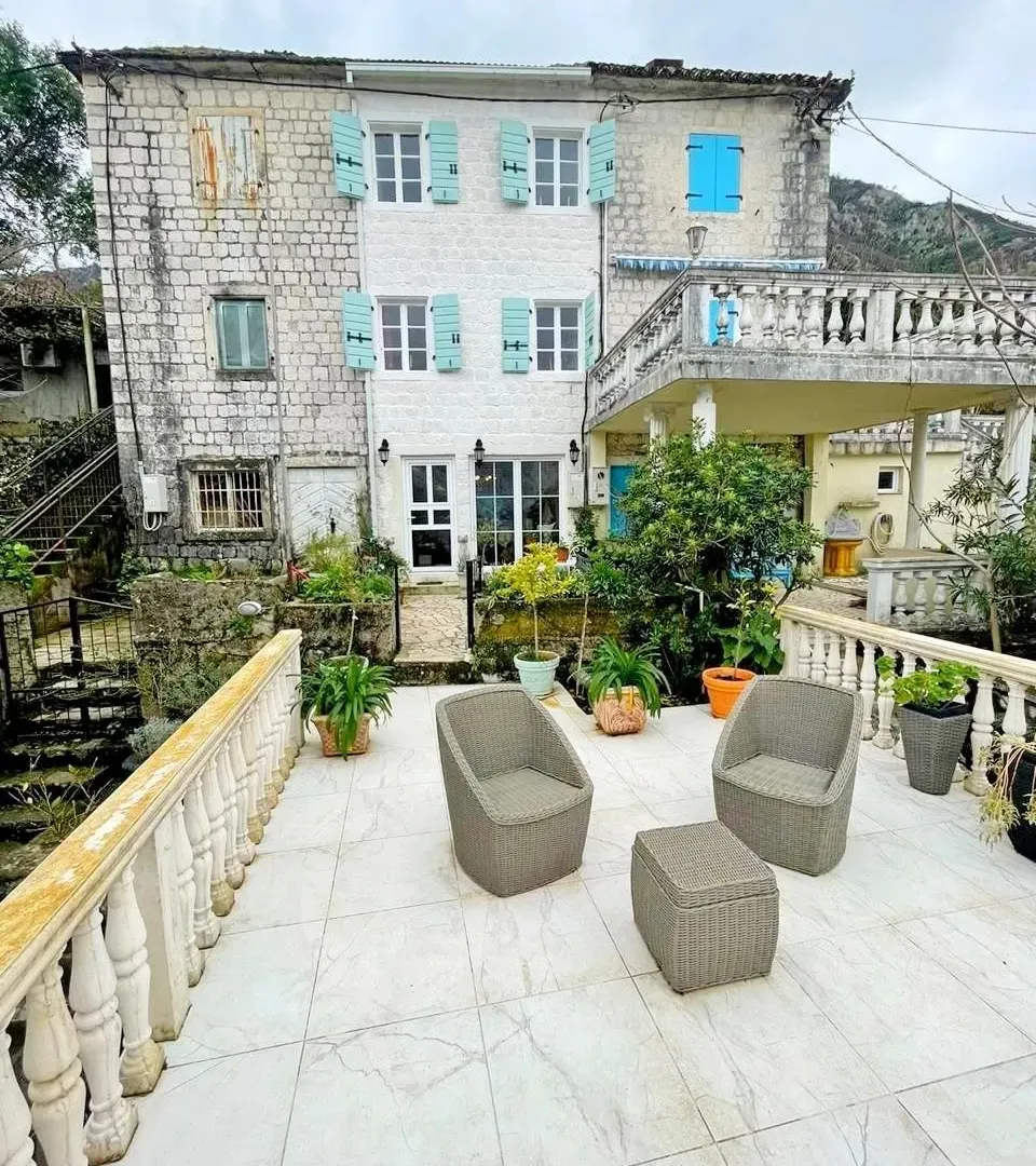 Sale, house, 120m², Prčanj, Kotor