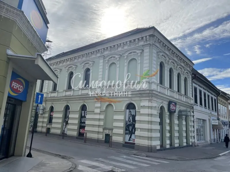 Prodaja, kuća, 700m², Sremska Mitrovica, Srbija