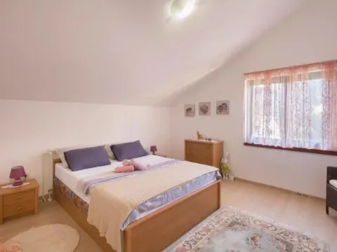 Izdavanje, dvosoban stan, 85m², Budva, Crna Gora - image 17