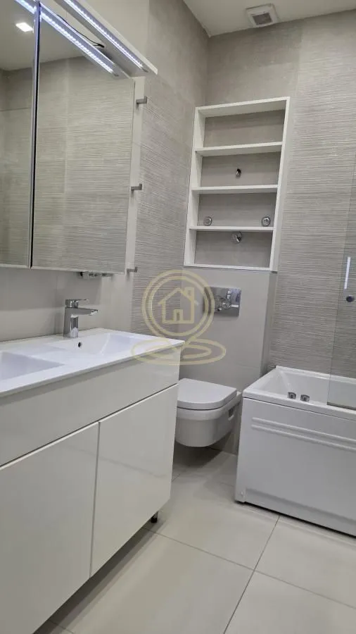 Izdavanje, stan, 130m², Bogoslovija, Palilula Sve Podlokacije