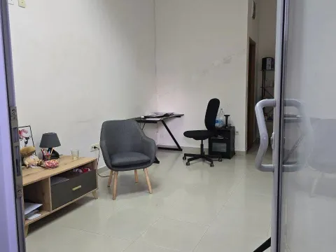 Izdavanje, poslovni prostor, 20m², Stari Aerodrom, Podgorica - image 6