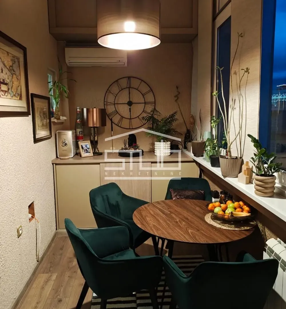 Prodaja, trosoban stan, 70m², Senjak, Beograd