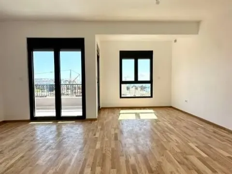 Prodaja, dvosoban stan, 69m², Ilino, Bar - image 2