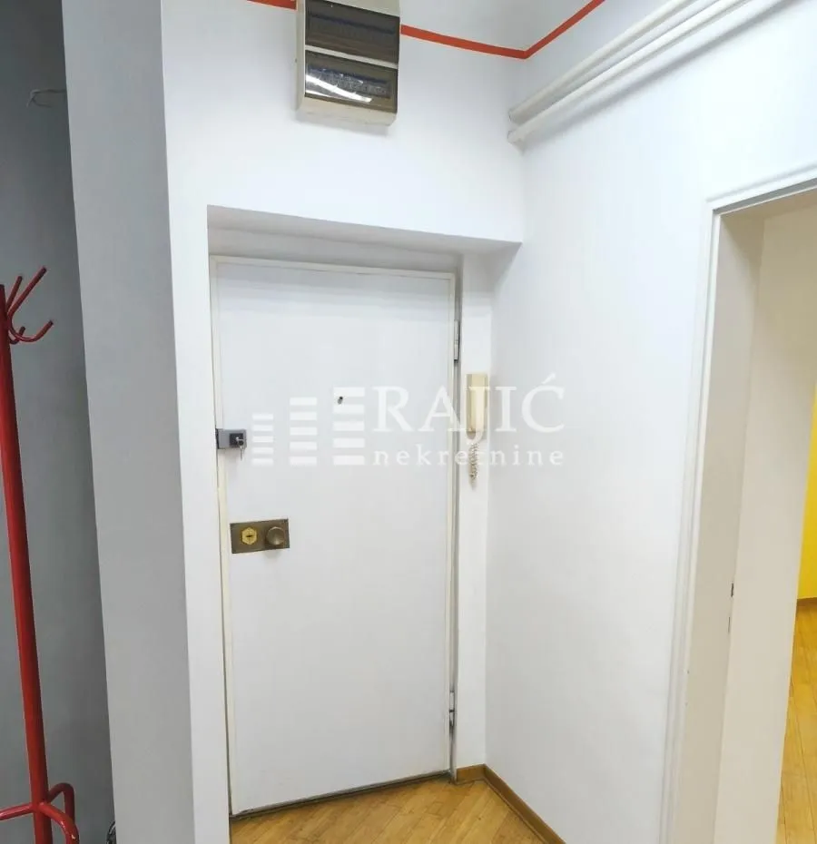 Rent, office space, 58m², Kalenić Pijaca, Vračar Sve Podlokacije