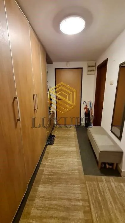 Prodaja, dvosoban stan, 80m², Malo Brdo, Podgorica