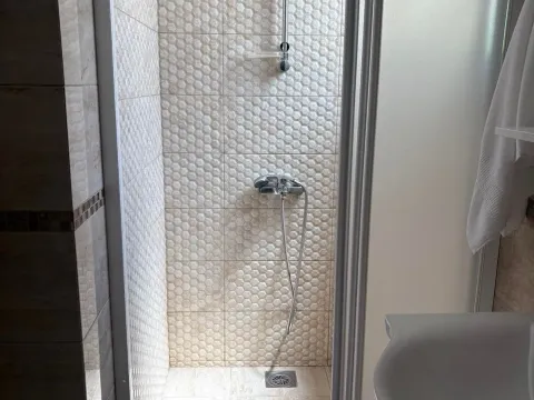 Sale, one bedroom apartment, 40m², Velika Plaža, Ulcinj - image 6