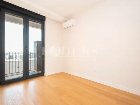 Izdavanje, trosoban stan, 127m², Preko Morače, Podgorica - image 12