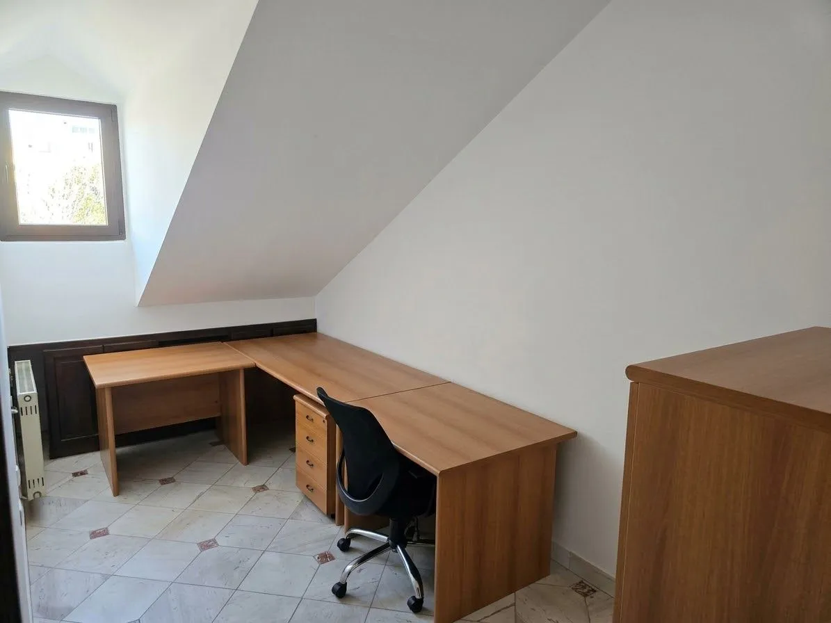 Rent, office space, 140m², Centar, Podgorica