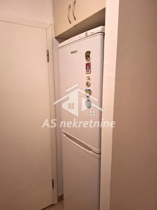 Izdavanje, četvorosoban stan, 105m², Vračar Sve Podlokacije, Beograd