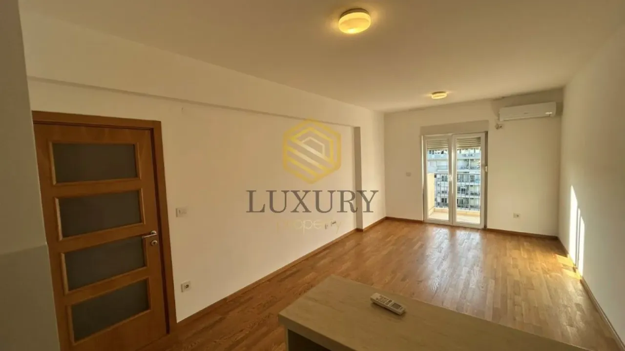 Rent, office space, 65m², Stari Aerodrom, Podgorica