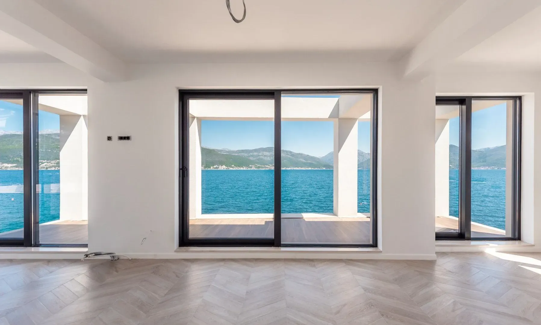 Prodaja, kuća, 225m², Bratešići, Kotor