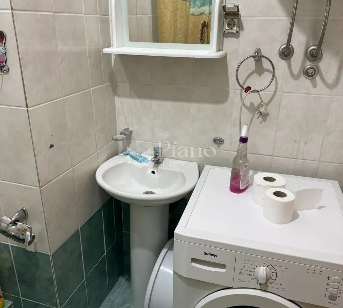 Izdavanje, jednosoban stan, 40m², Stari Aerodrom, Podgorica