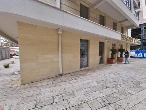 Rent, office space, 353m², Budva, Crna Gora - image 8