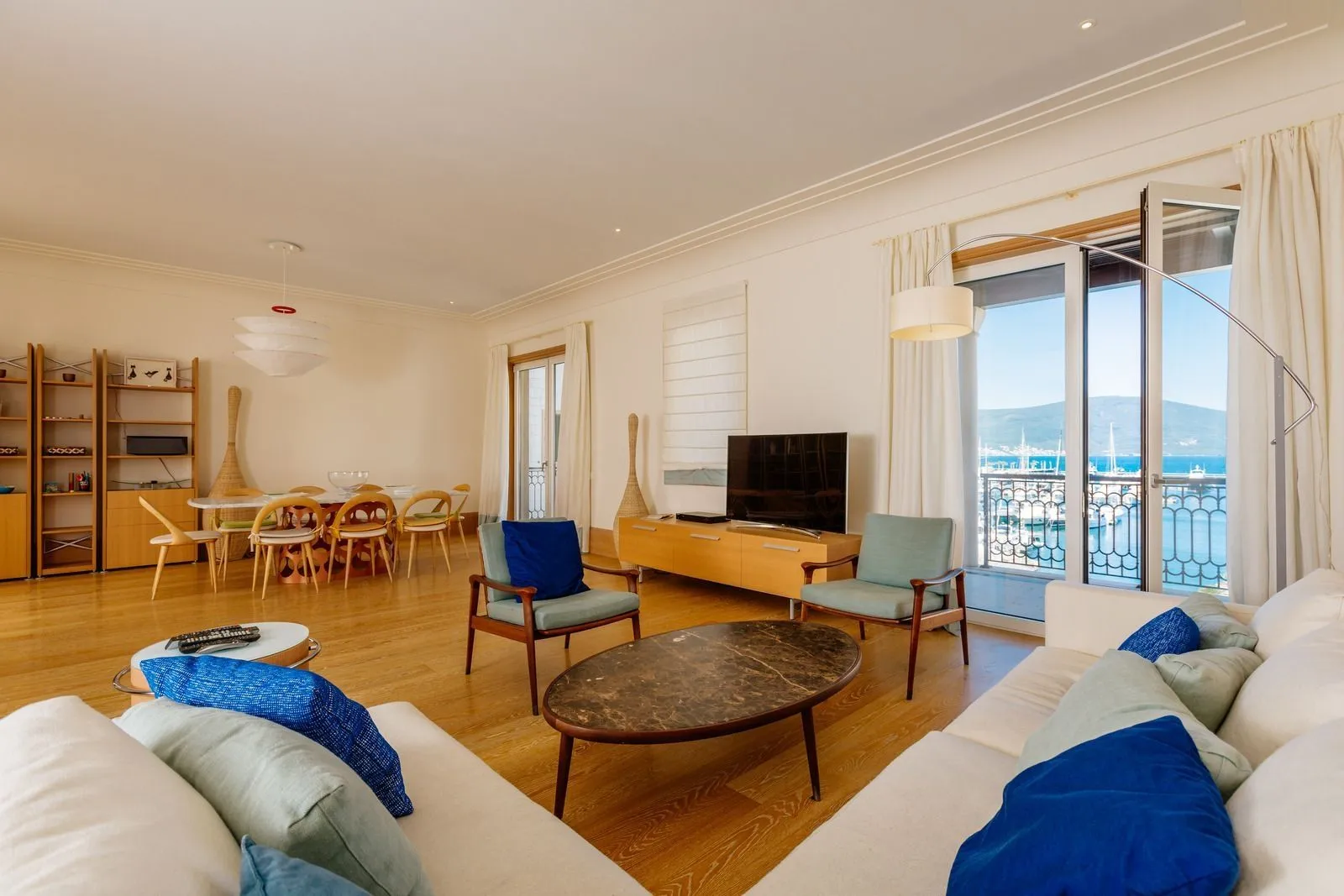 Sale, four bedroom apartment, 240m², Tivat, Crna Gora