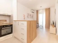 Izdavanje, jednosoban stan, 40m², Tivat, Crna Gora - image 9