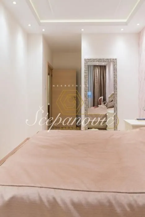 Prodaja, četvorosoban stan, 106m², Grbavica, Novi Sad Sve Podlokacije