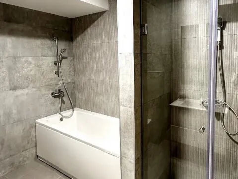 Izdavanje, četvorosoban stan, 127m², Master Kvart, Podgorica - image 6