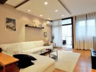 Izdavanje, trosoban stan, 100m², Centar, Budva - image 1