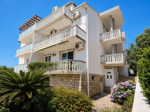 Sale, house, 368m², Bečići, Budva - image 2