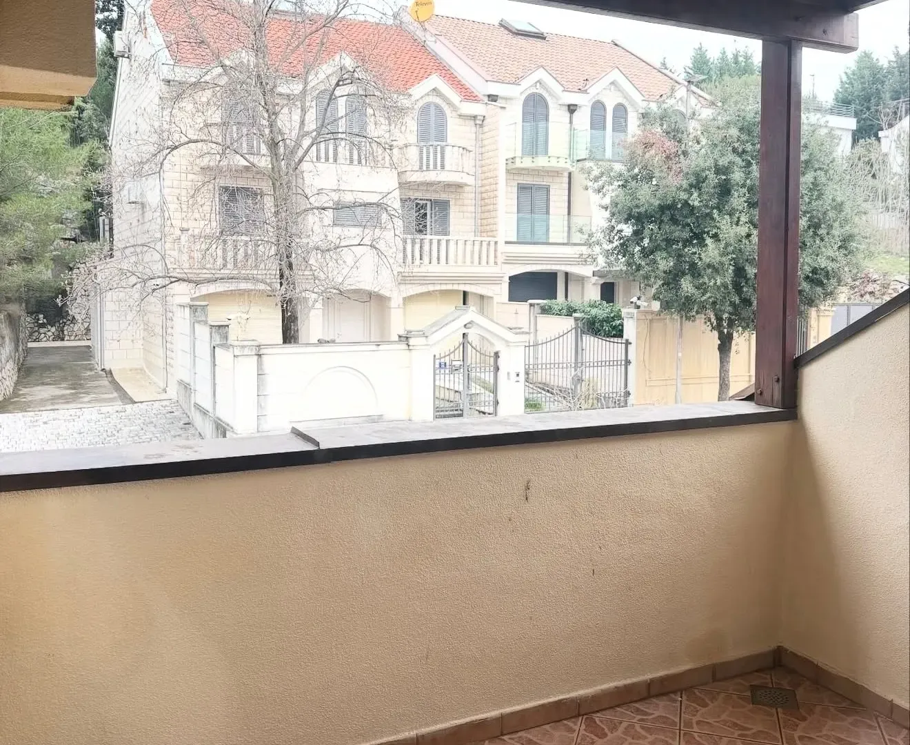 Rent, apartment, 300m², Gorica C, Podgorica
