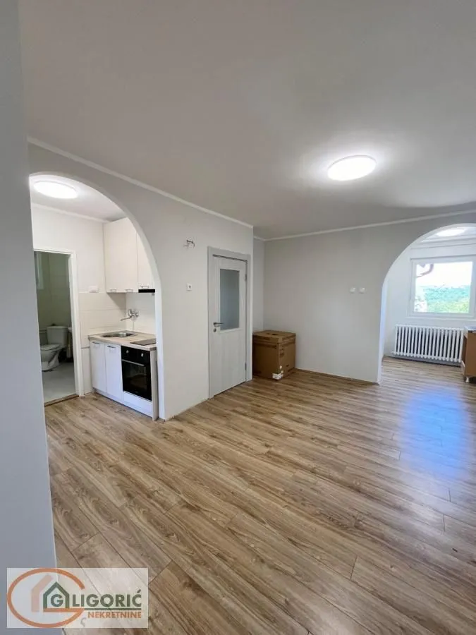 Sale, house, 453m², Sremčica, Beograd