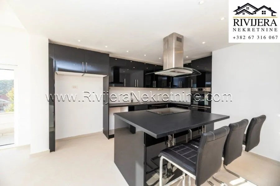 Prodaja, kuća, 297m², Topla, Herceg Novi