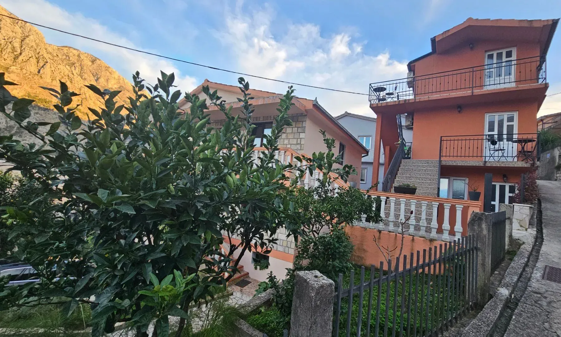 Prodaja, kuća, 423m², Muo, Kotor