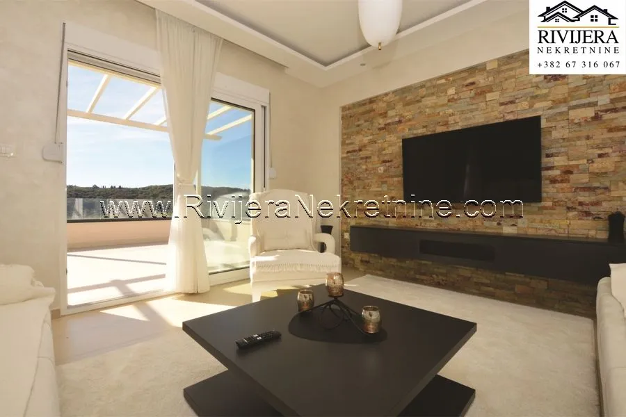 Prodaja, kuća, 220m², Zelenika, Herceg Novi