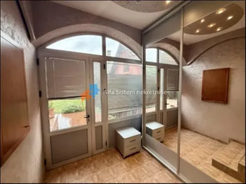 Rent, house, 200m², Surčin, Beograd - image 19