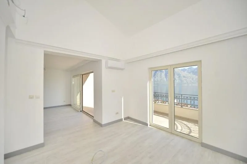 Prodaja, četvorosoban stan, 123m², Herceg Novi, Crna Gora