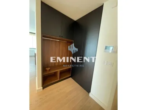 Izdavanje, četvorosoban stan, 134m², Savski Venac, Beograd - image 10