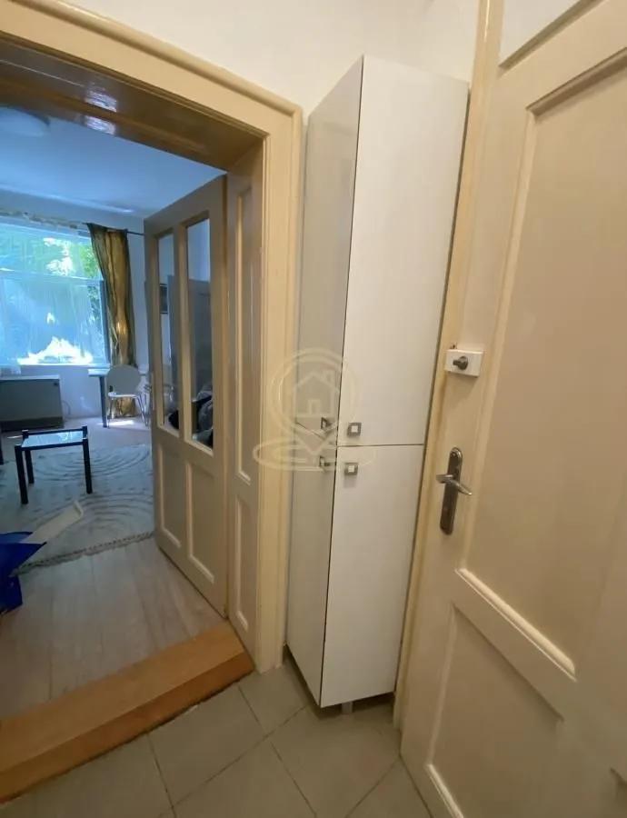 Izdavanje, jednosoban stan, 28m², Stari Grad, Beograd