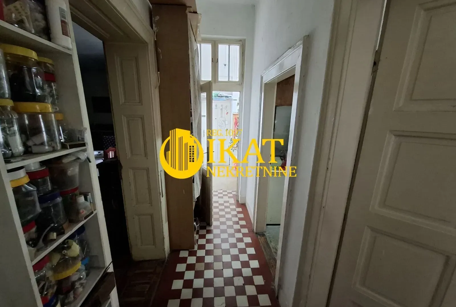 Sale, four bedroom apartment, 107m², Cvetni Trg, Vračar Sve Podlokacije