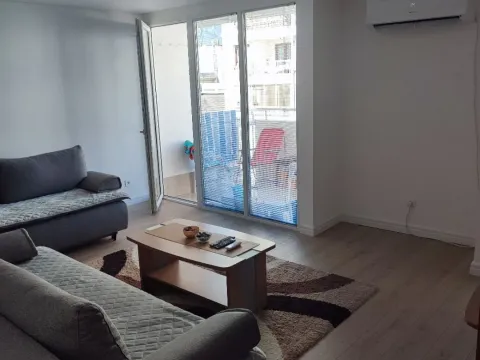 Rent, apartment, 58m², Centar, Bar - image 2