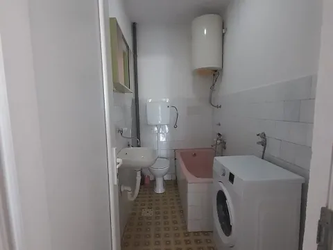 Izdavanje, dvosoban stan, 59m², Zagorič, Podgorica - image 7