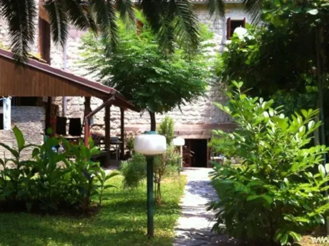 Prodaja, kuća, 230m², Prčanj, Kotor - image 2