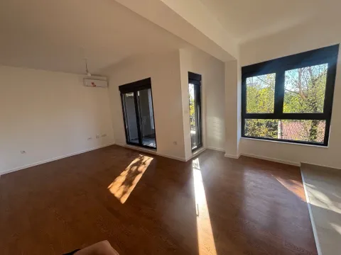 Sale, two bedroom apartment, 68m², City Kej, Podgorica - image 13