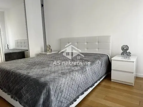 Izdavanje, trosoban stan, 70m², Zemun Cara Dušana, Zemun Sve Podlokacije - image 9