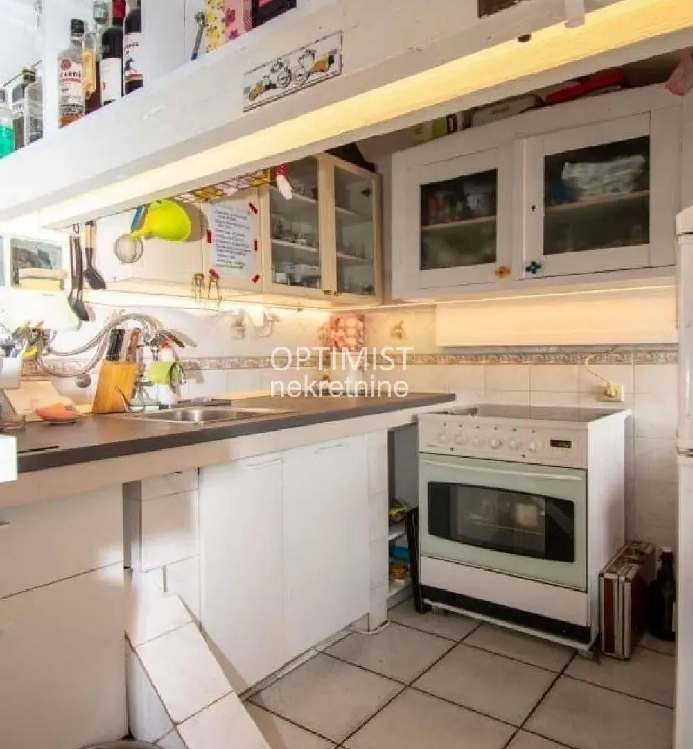 Prodaja, trosoban stan, 110m², Stari Grad, Beograd